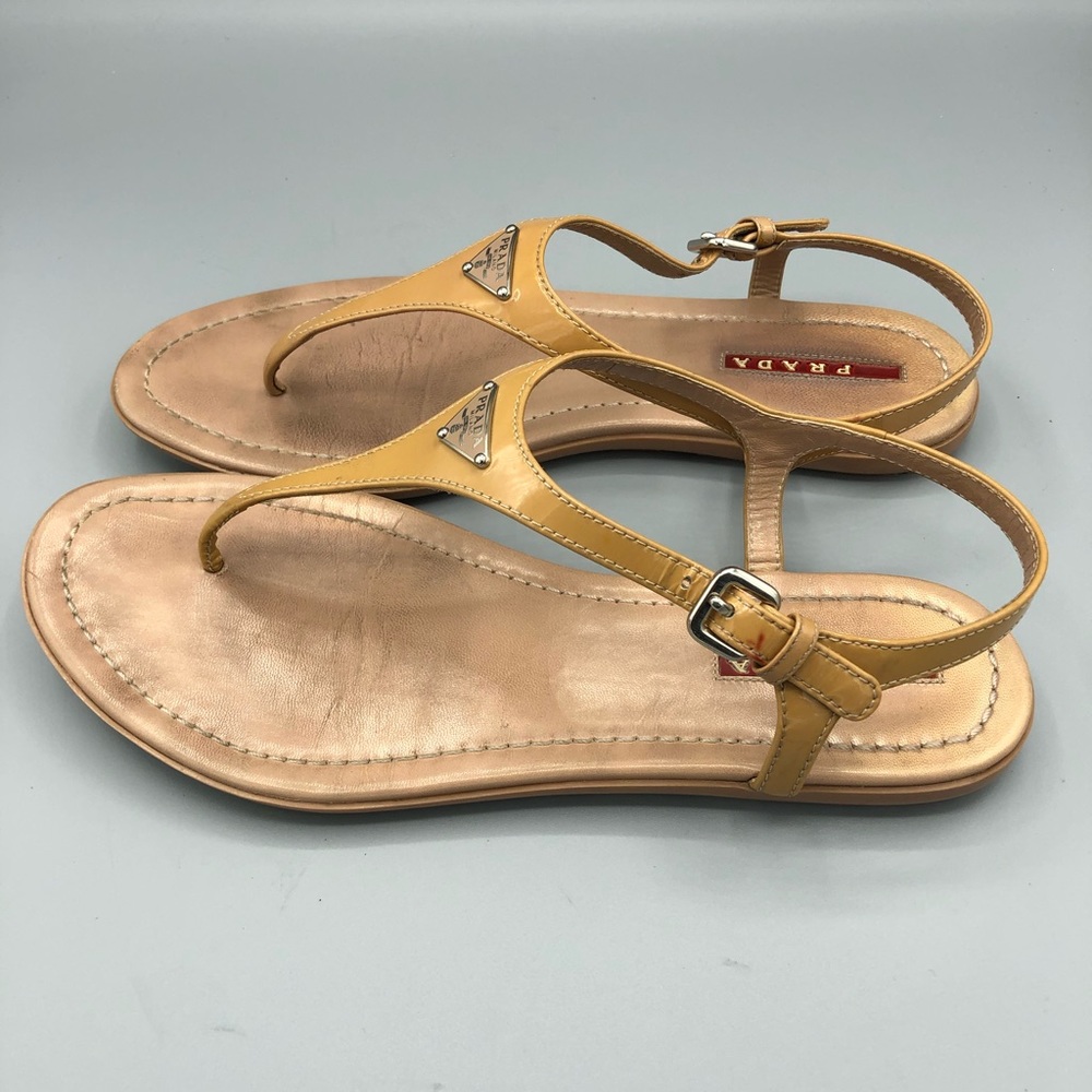 PRADA - Picture 3 of 12